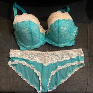 Vintage Victoria's Secret bra and panty set